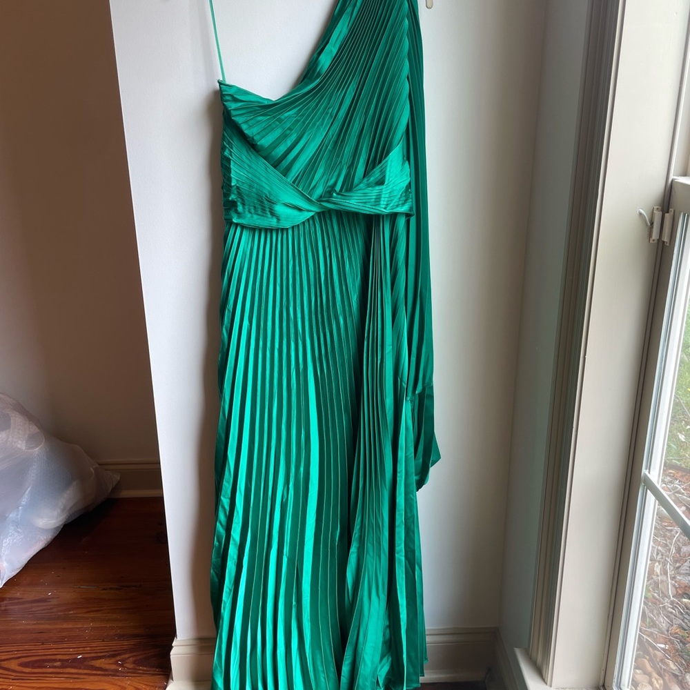 Elegant Green Pleated Gown